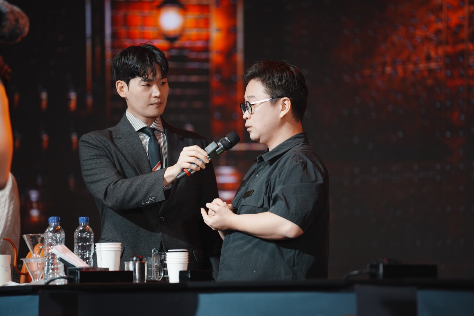 시즌3, 무대 위 참가자 인터뷰